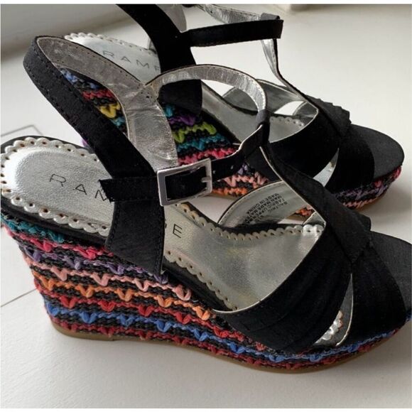Rampage Size 8.5 Rainbow Knit Strappy Wedge Sandals Black Boho Festival Hippie - Picture 2 of 12